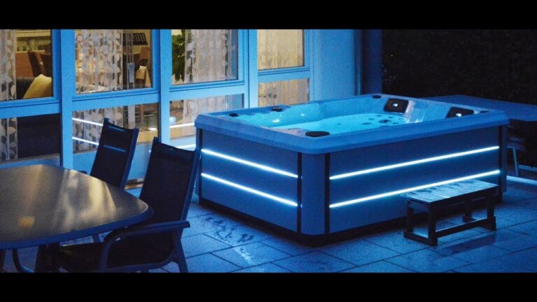 Experiencia de relajación en jacuzzi con asientos