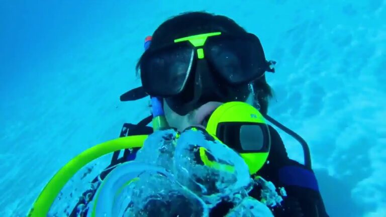 Jacuzzi de &uacute;ltima generaci&oacute;n con control remoto: Relajaci&oacute;n al alcance de tus dedos